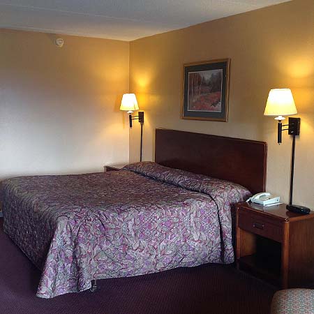 1 King Room Non-Smoking